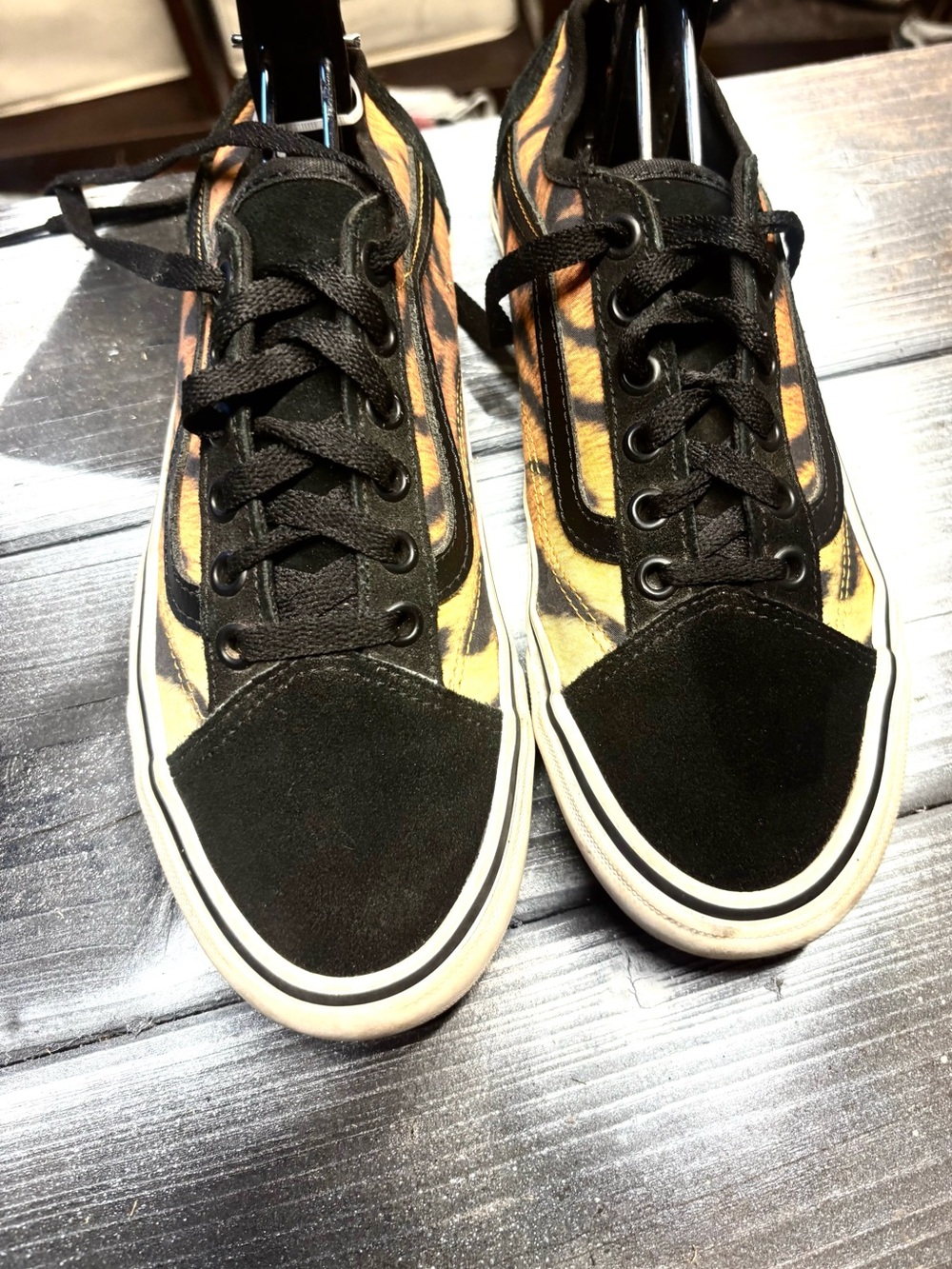 Vans Old Skool black and tan tiger stripe sneakers womens 7 good condition